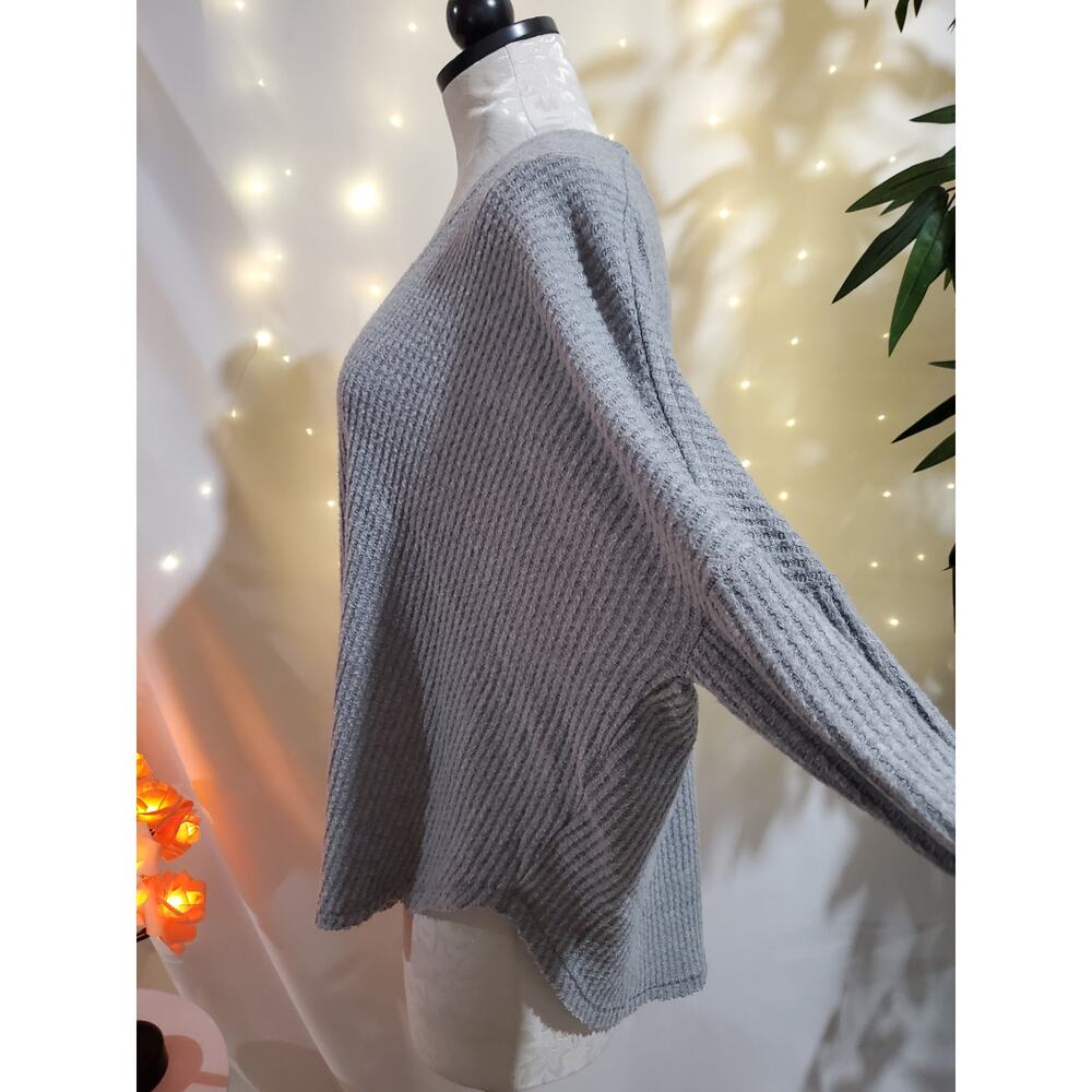 Out from Under UO Jojo Oversized Gray Thermal Button Front Top Womens Size S - Picture 3 of 9